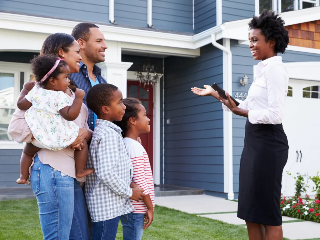 Considering Hiring a Real Estate Agent? Here’s What You Need to Know
